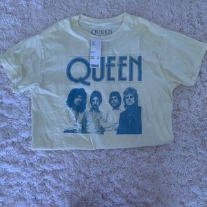 NWT Queen Graphic Tee